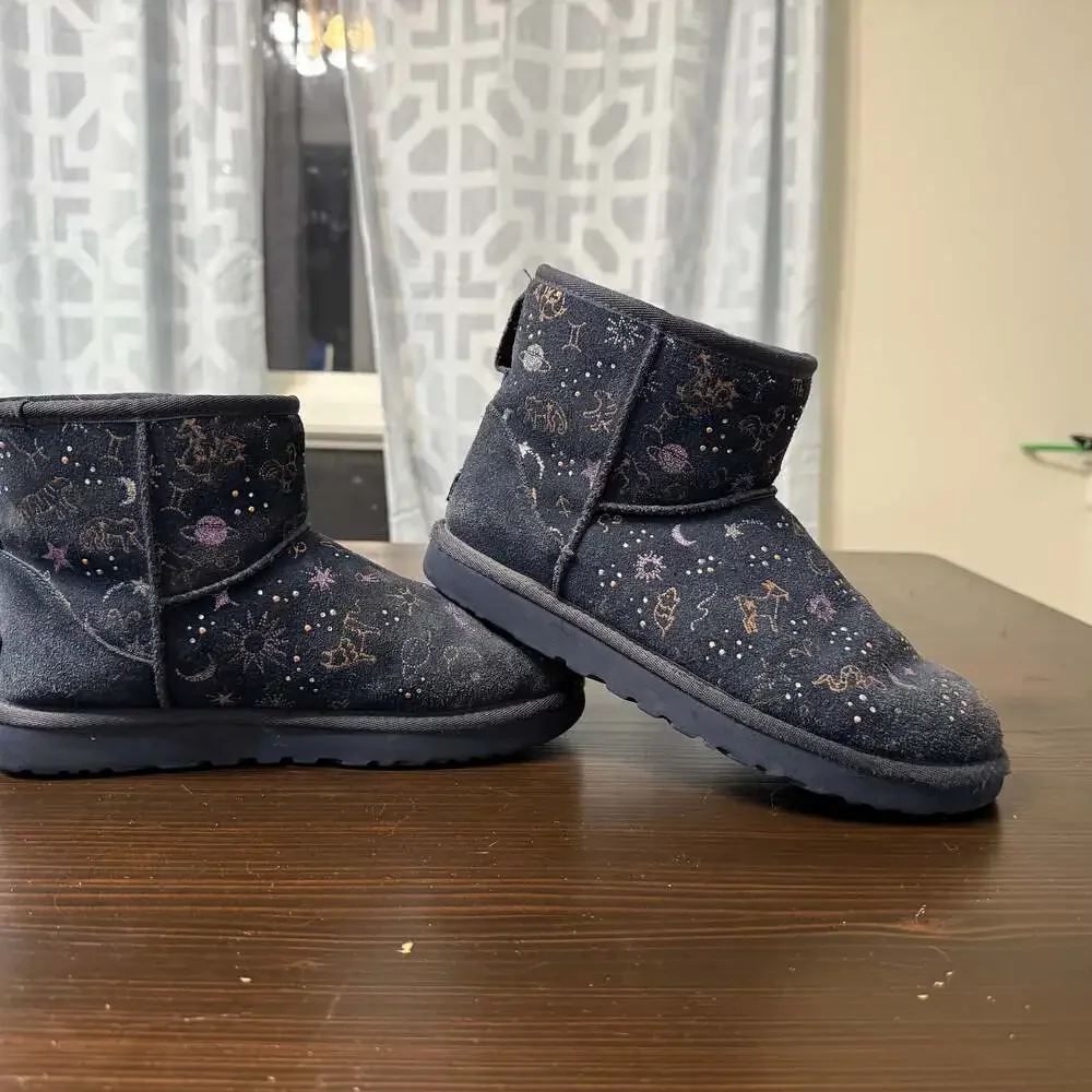 UGG Youth 7 Classic Zodiac Mini‎ Starry Night Special Edition